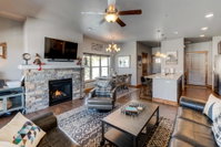 Downtown Luxury Chalet 39 Near Resort With Hot Tub - FREE Activities Daily WiFi  Shuttle Accommodation Denver
