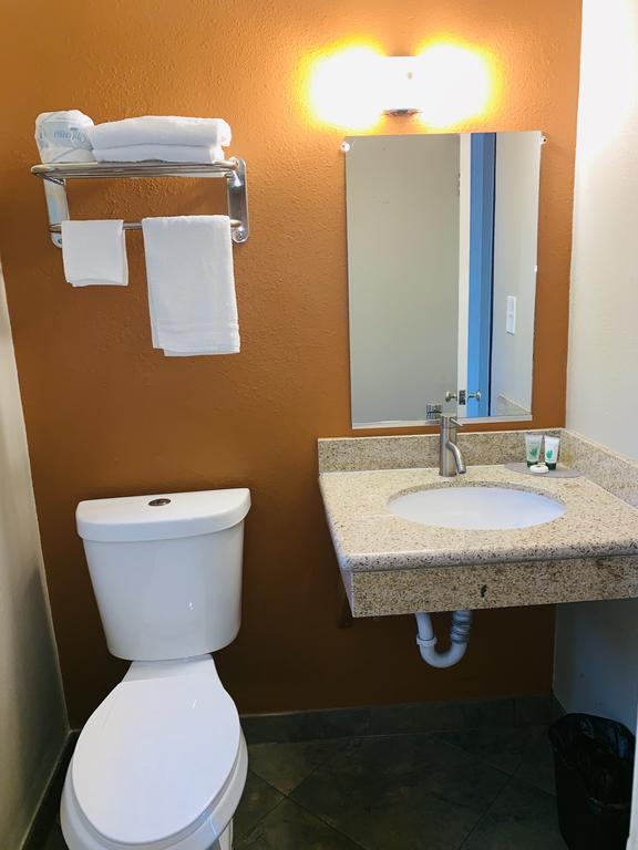 El Rancho Motel - thumb 3