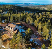 Enjoy Seclusion and Serenity at The RETREAT - Accommodation Denver