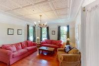 Farmhouse Escape Accommodation Denver