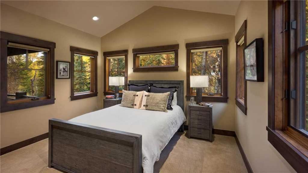 Granite Falls Chalet - thumb 3