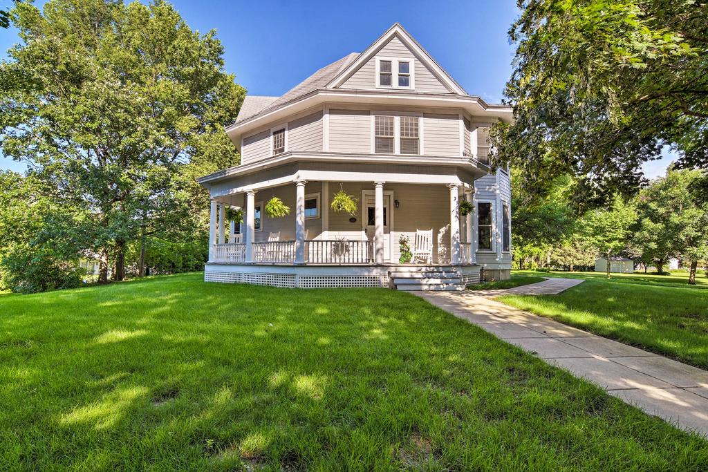 Historic Jefferson Home - Restored And Spacious! - thumb 0