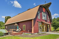 Historic Winston-Salem Guest Barn on Farm Accommodation Denver