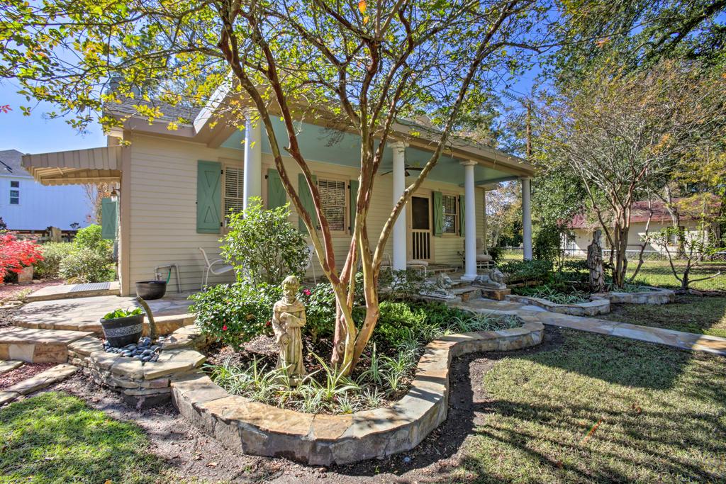 Home With Yard-5 Mi To Fontainebleau State Park! - thumb 1