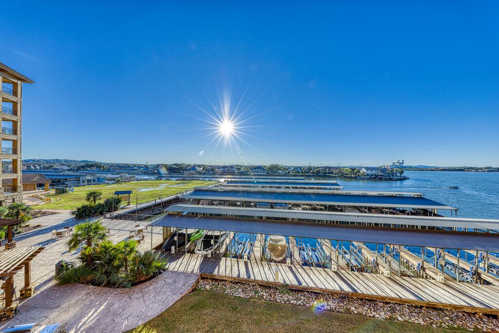 Horseshoe Bay Hideaway - thumb 1