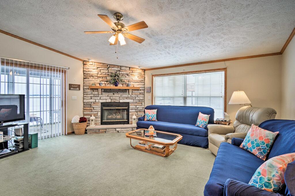 Houghton Lake House With Fire Pit - 2 Mi To Trails! - thumb 3