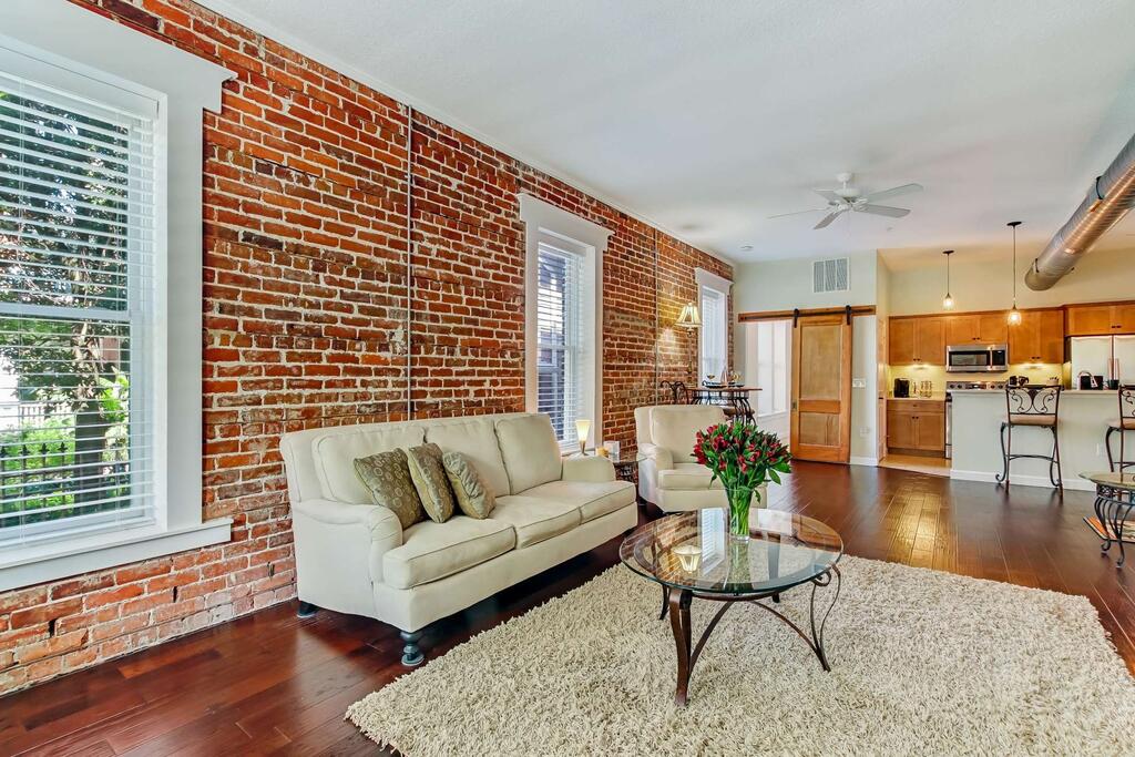 JBH 115 W 2nd Apt #1 - thumb 1