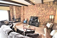 Lake Cliffe A307 Accommodation Denver