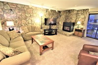 Lake Cliffe E207 Accommodation Denver
