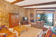 Lake Cliffe F303 Accommodation Denver
