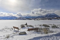 Lakefront Retreat with Panoramic Mountain Views Accommodation Denver