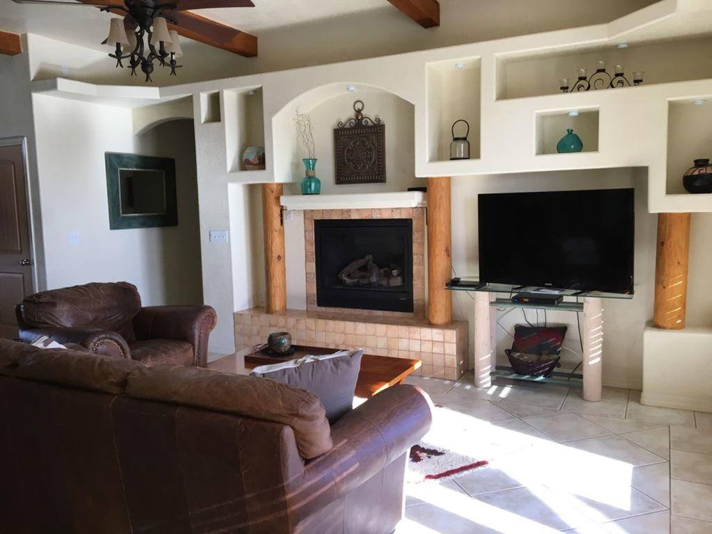 Laughlin Bullhead Home & Pool - thumb 3