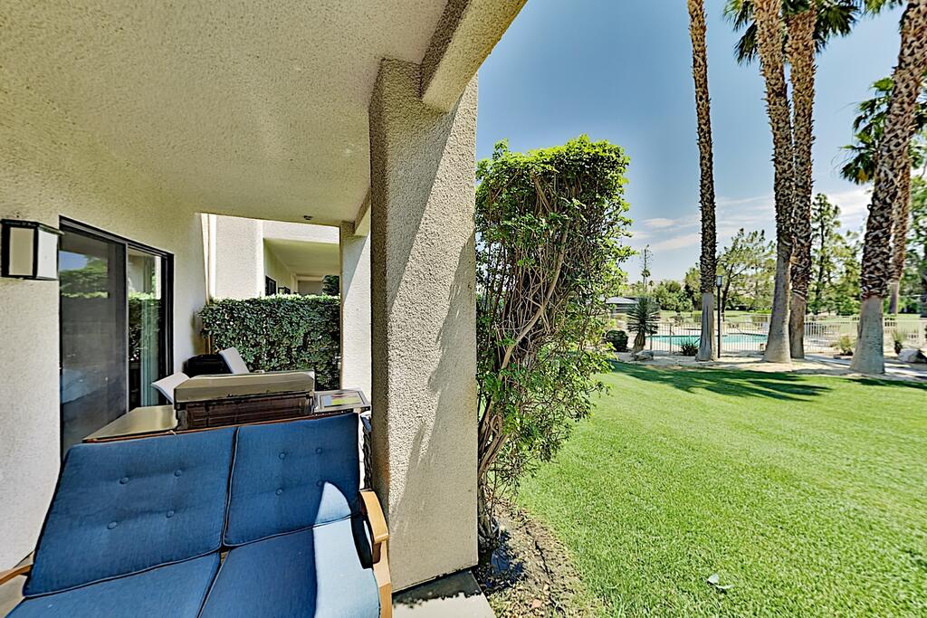 Lavish Desert Retreat With Pools, Golf, Tennis, Spa Condo - thumb 2