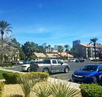 Lovely condo! Walking distance to the Strip with pool and spa - Accommodation Denver