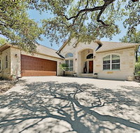 Luxe Home by the Lake On-Site Pool  Tennis home - Accommodation Denver