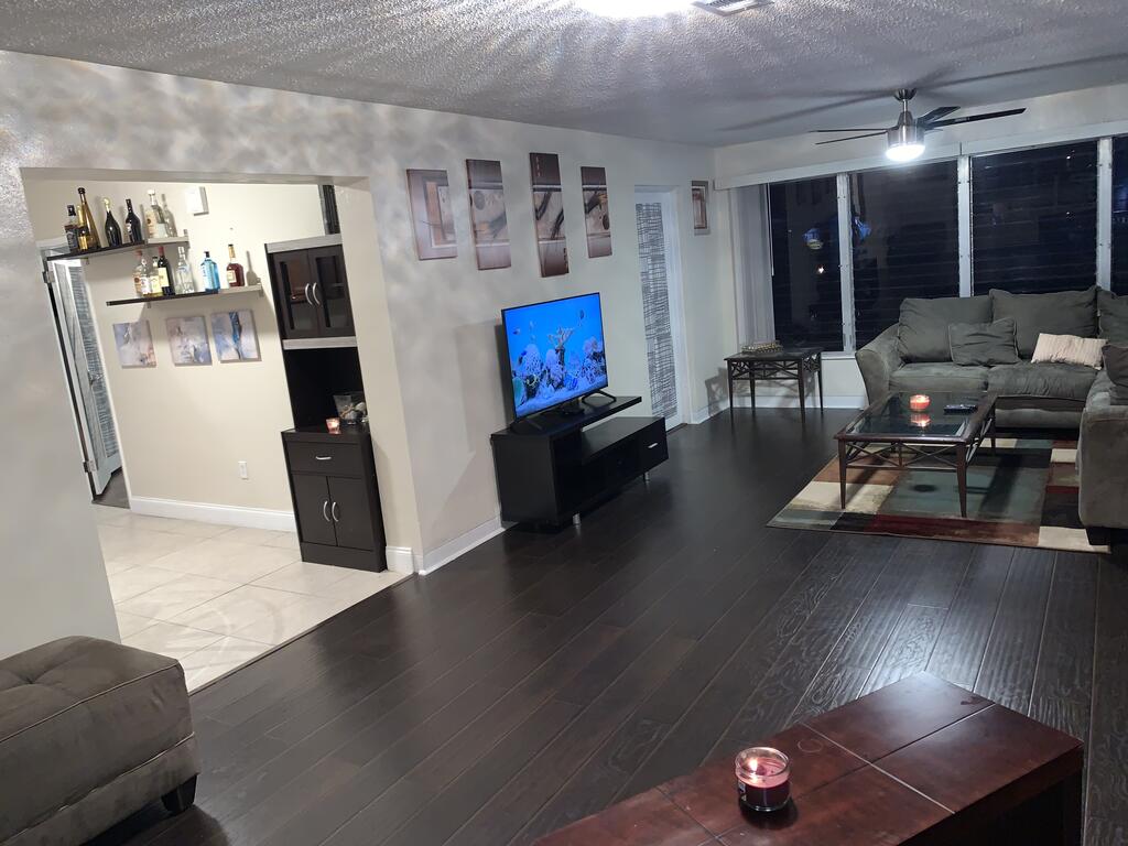 Modern Private Room 3 On The Intercoastal With Pool - thumb 3