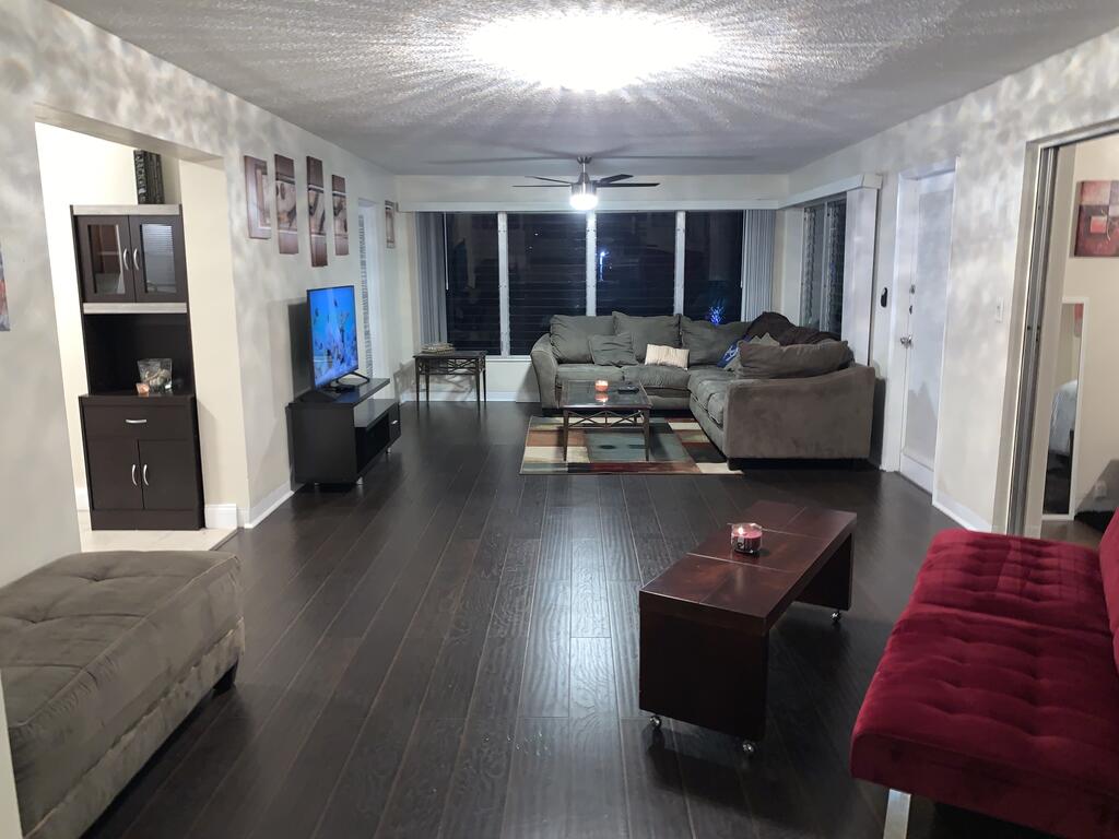 Modern Private Room 3 On The Intercoastal With Pool - thumb 1