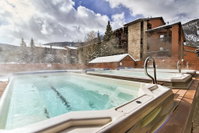 Mountainside Retreat with Balcony Walk to Downtown Accommodation Denver