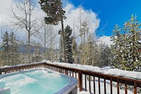 New Listing Inviting Mountain Home w/ Hot Tub home Accommodation Denver