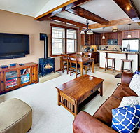 New Listing Mountain Haven On Ski Shuttle Route Townhouse - Accommodation Denver