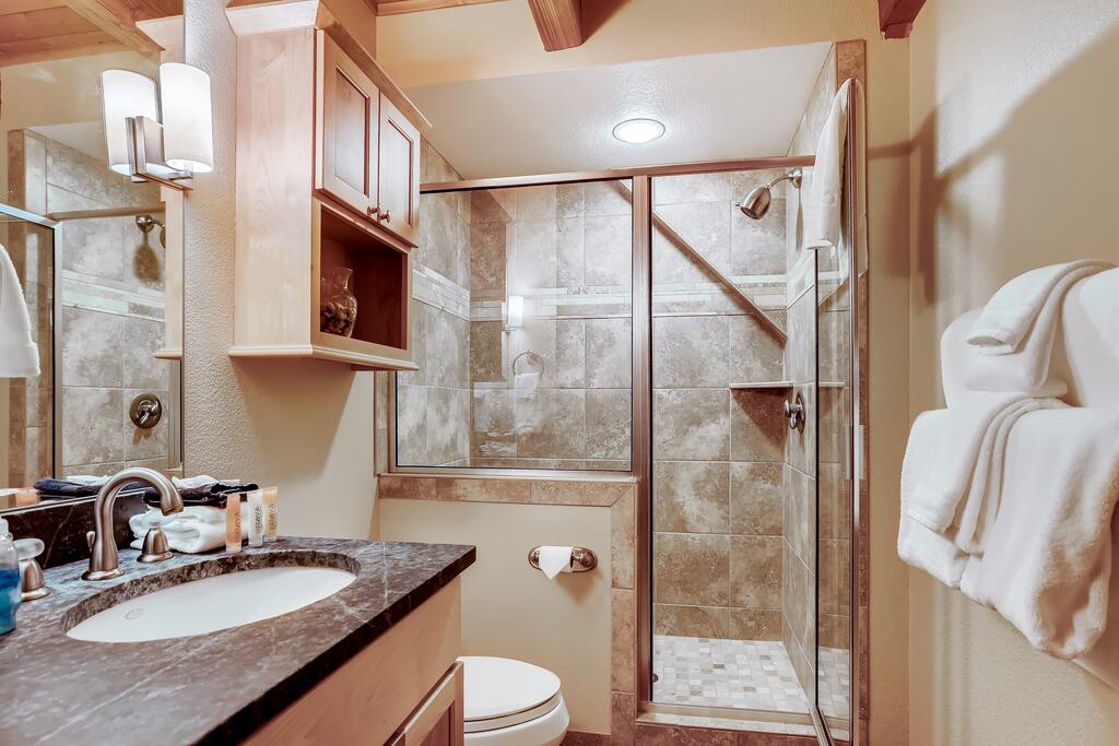 New Listing! Secluded Peak 7 Estate W/ Hot Tub Home - thumb 3