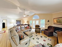 New Listing Spacious Hillside Home  Ada Access Home Accommodation Denver