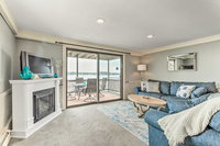 Oceanfront Salem Condo with Deck Walk to Beach Accommodation Denver