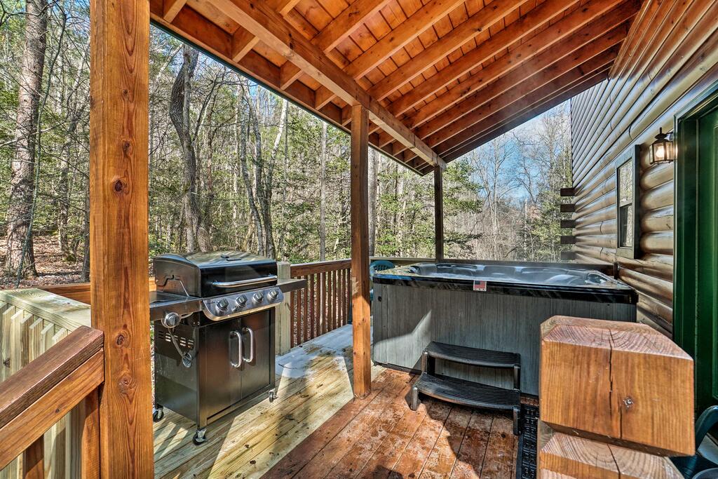 Pet-Friendly Epworth Escape With Deck, Hot Tub, Views - thumb 0