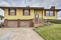 Pet-Friendly Getaway with Yard - 12Mi to Downtown KC Accommodation Denver