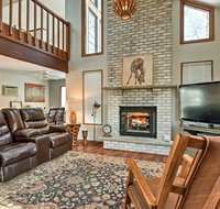 Poconos Home with Fire Pit, Hot Tub, Deck & Grill! - Accommodation Denver