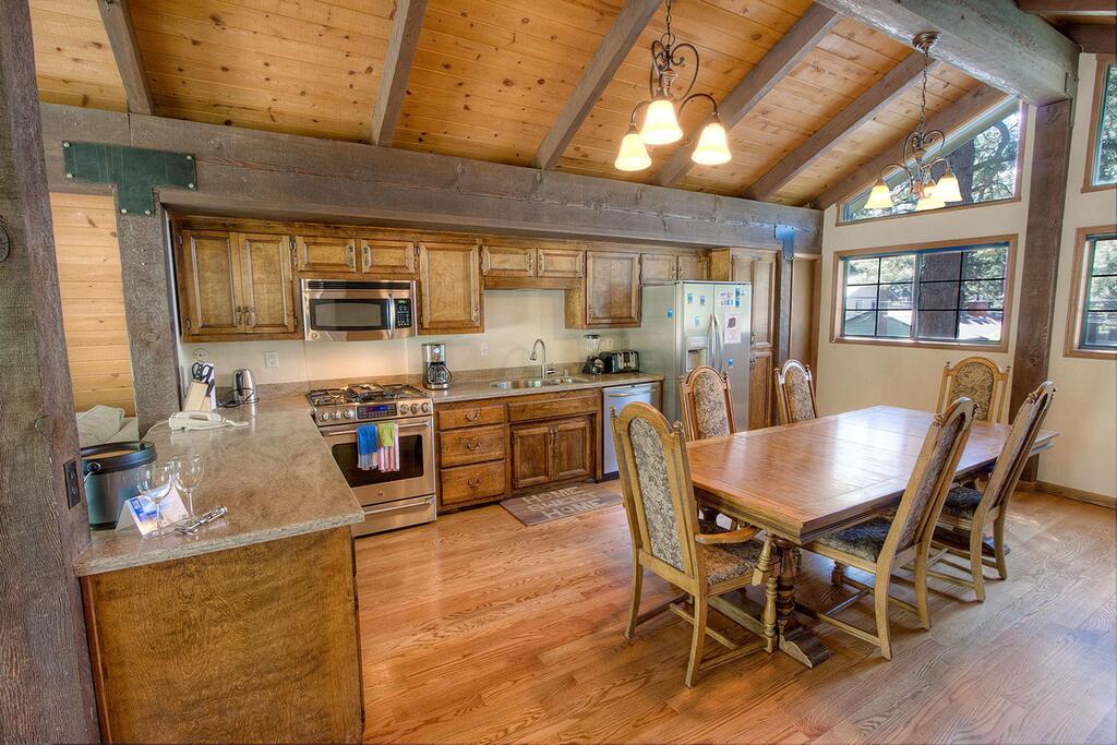 Ponderosa Palace By Lake Tahoe Accommodations - thumb 1