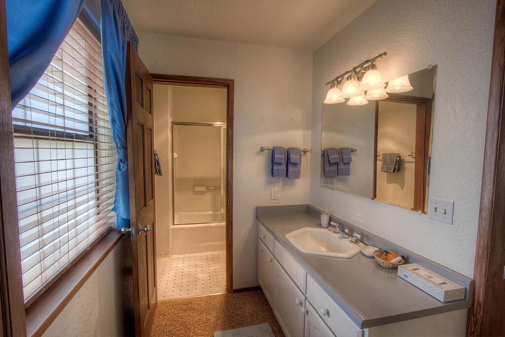 Ponderosa Palace By Lake Tahoe Accommodations - thumb 3