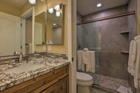 Renovated Frisco Condo Mins From Skiing with Hot Tub Accommodation Denver