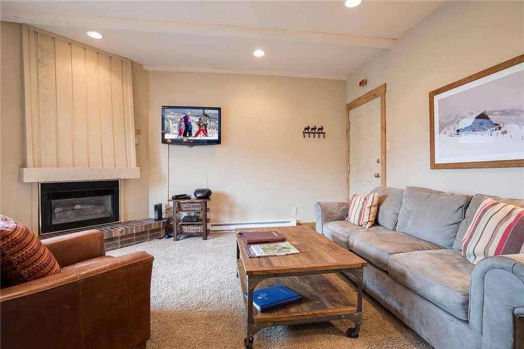 Rockies Condominiums - R2408 - thumb 3