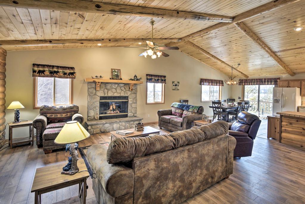 Rustic Home With Deck, Near Fishing & Downtown! - thumb 0