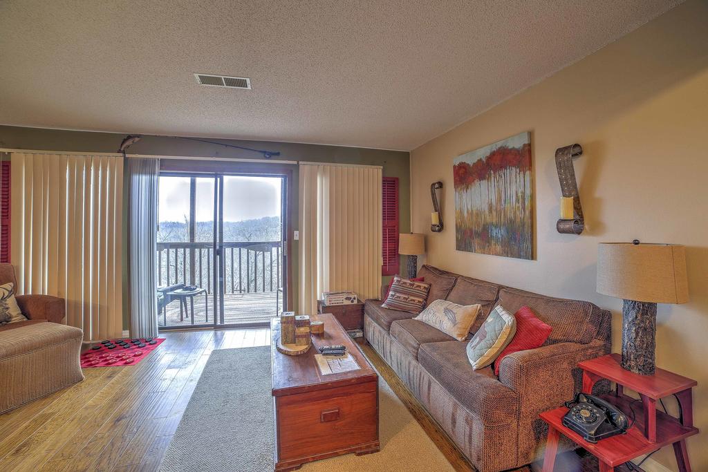 Spectacular Branson West Retreat With View Of Ozarks! - thumb 3
