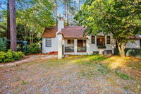 The Tudor Cottage Accommodation Denver