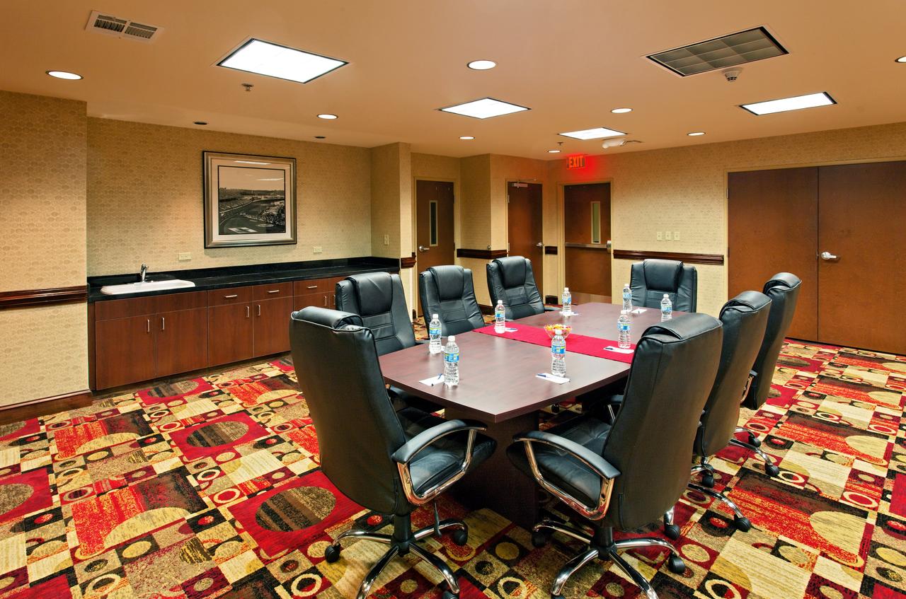 Holiday Inn Express Hotel & Suites Talladega - thumb 6