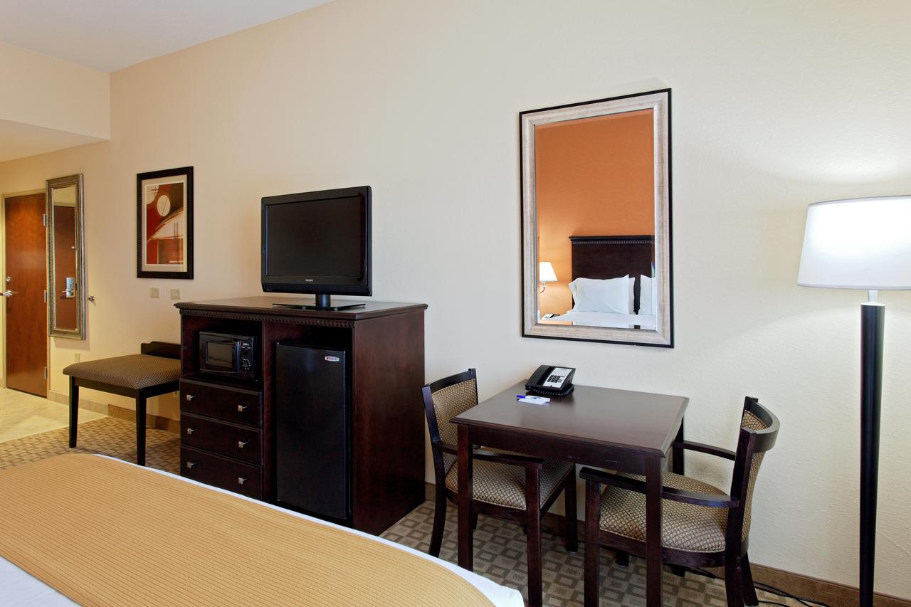 Holiday Inn Express Hotel & Suites Talladega - thumb 15