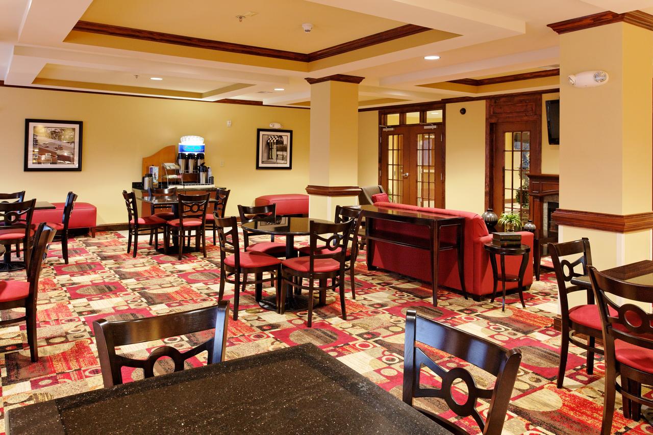 Holiday Inn Express Hotel & Suites Talladega - thumb 16