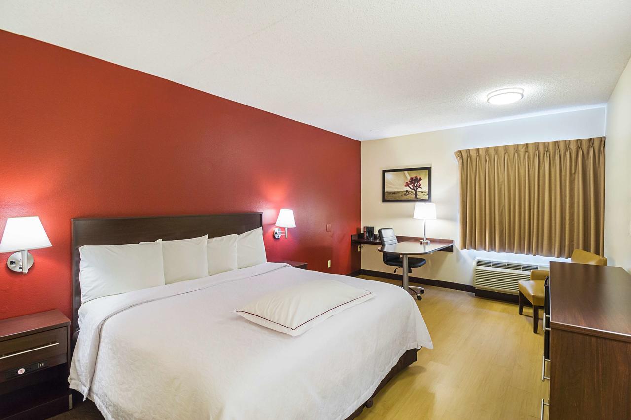 Red Roof Inn PLUS + Phoenix West - thumb 32