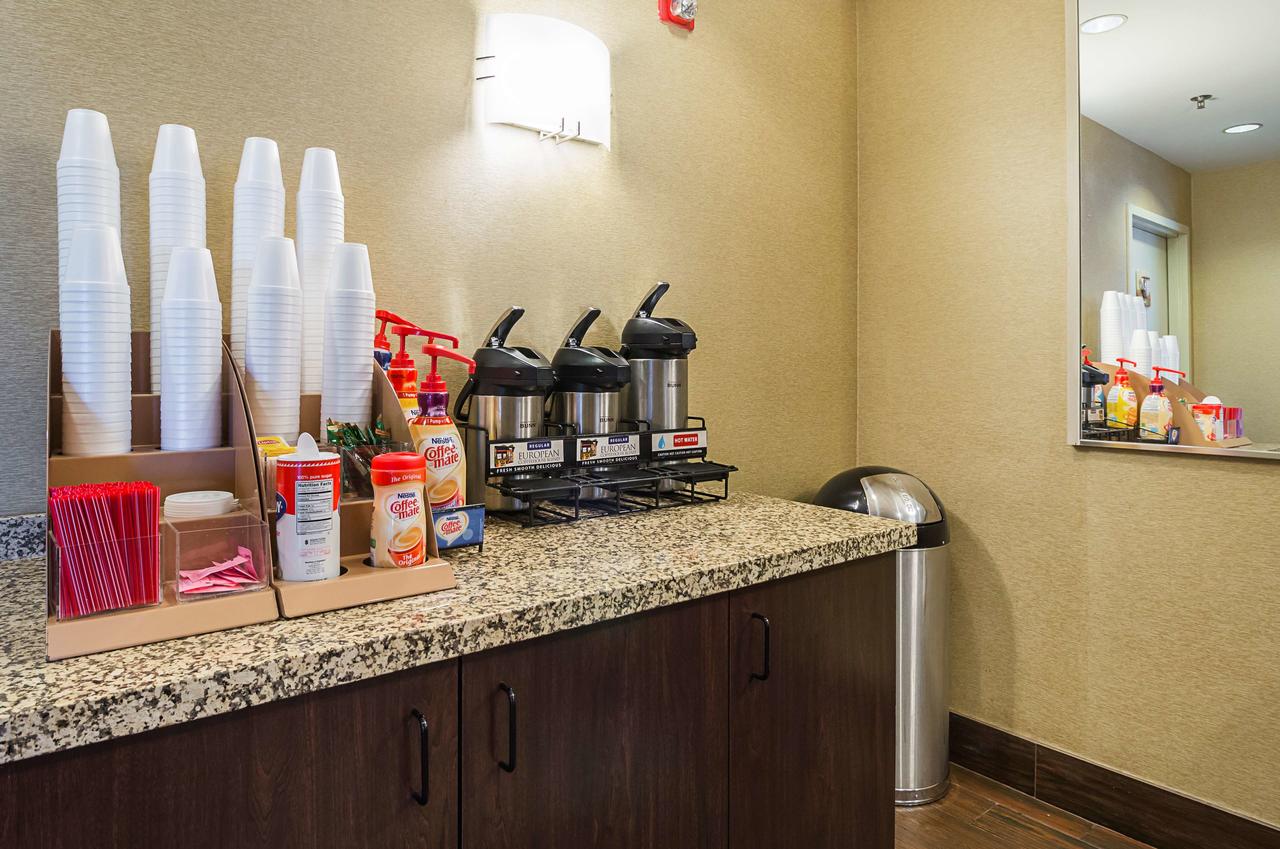 Red Roof Inn PLUS + Phoenix West - thumb 13