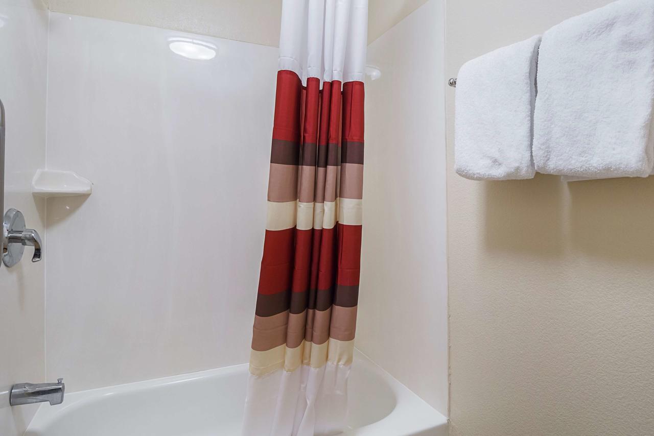 Red Roof Inn PLUS + Phoenix West - thumb 12