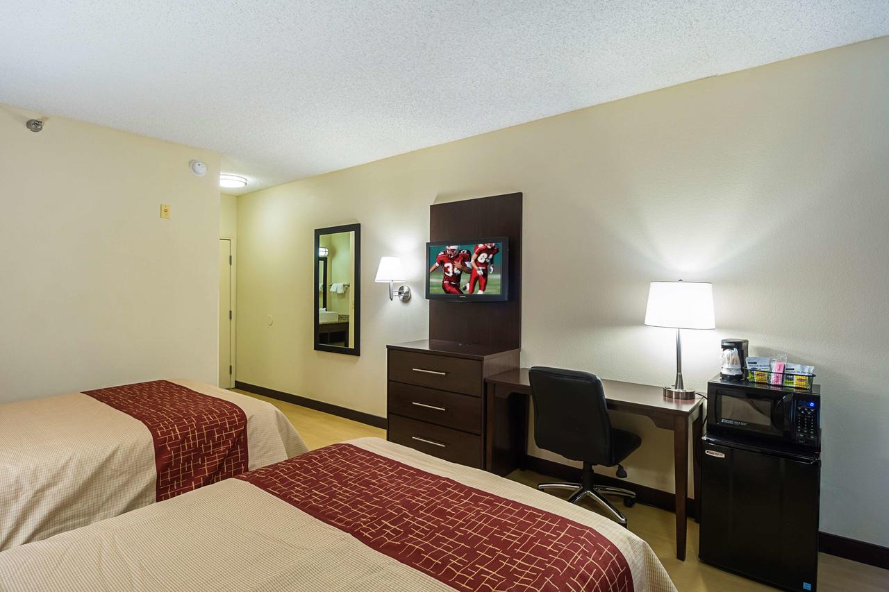 Red Roof Inn PLUS + Phoenix West - thumb 29