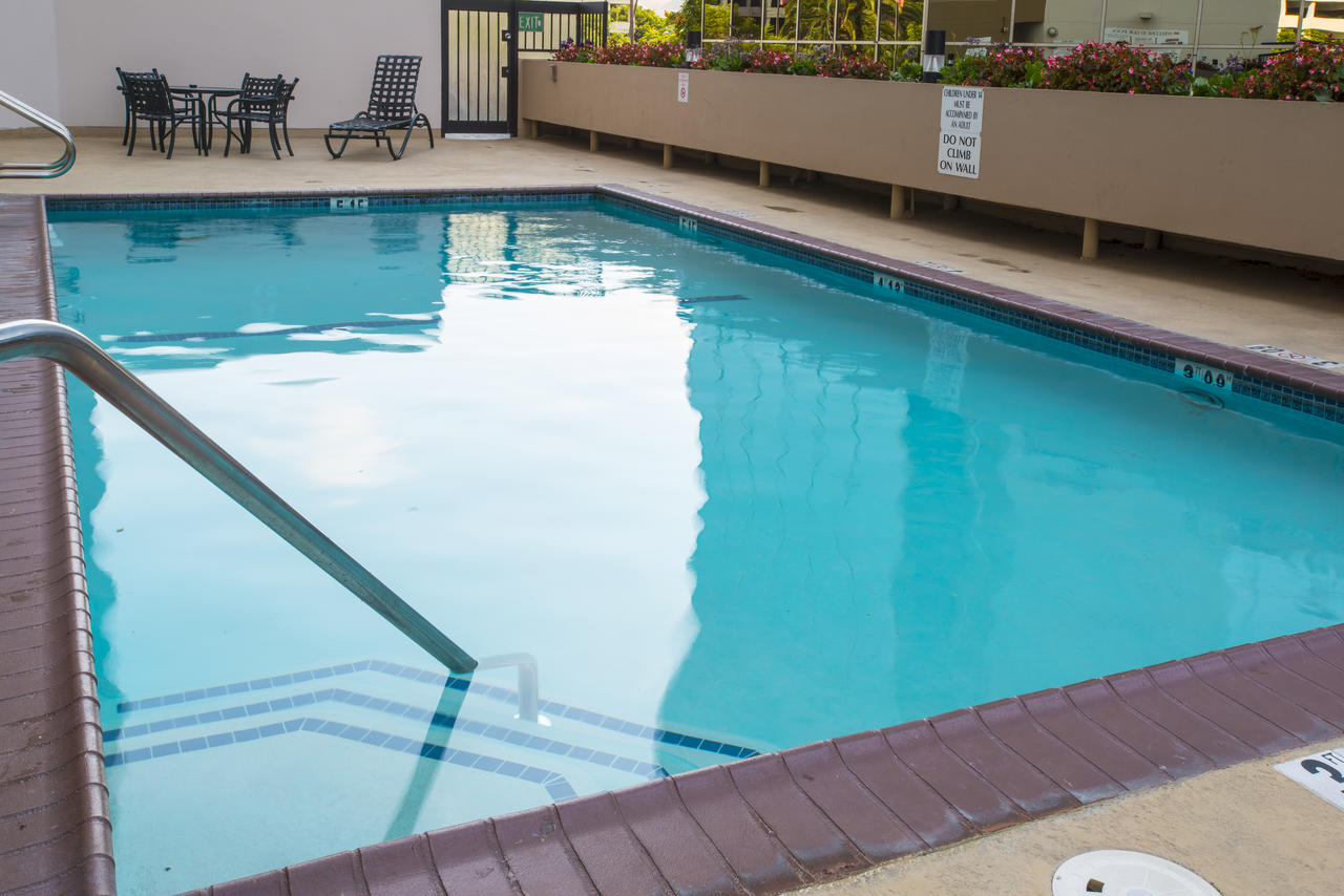 Crowne Plaza Los Angeles International Airport - thumb 1