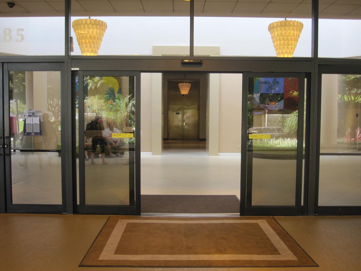 Crowne Plaza Los Angeles International Airport - thumb 37