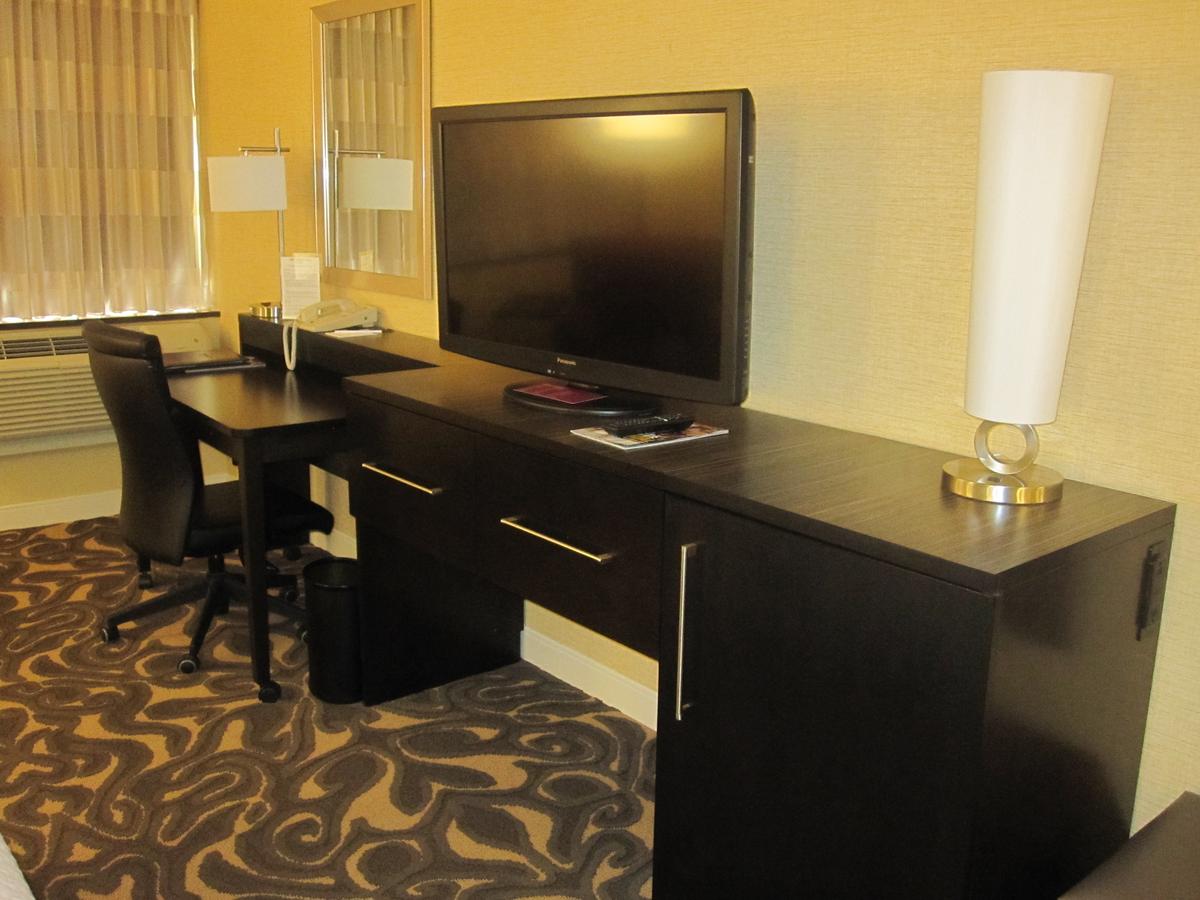 Crowne Plaza Los Angeles International Airport - thumb 11