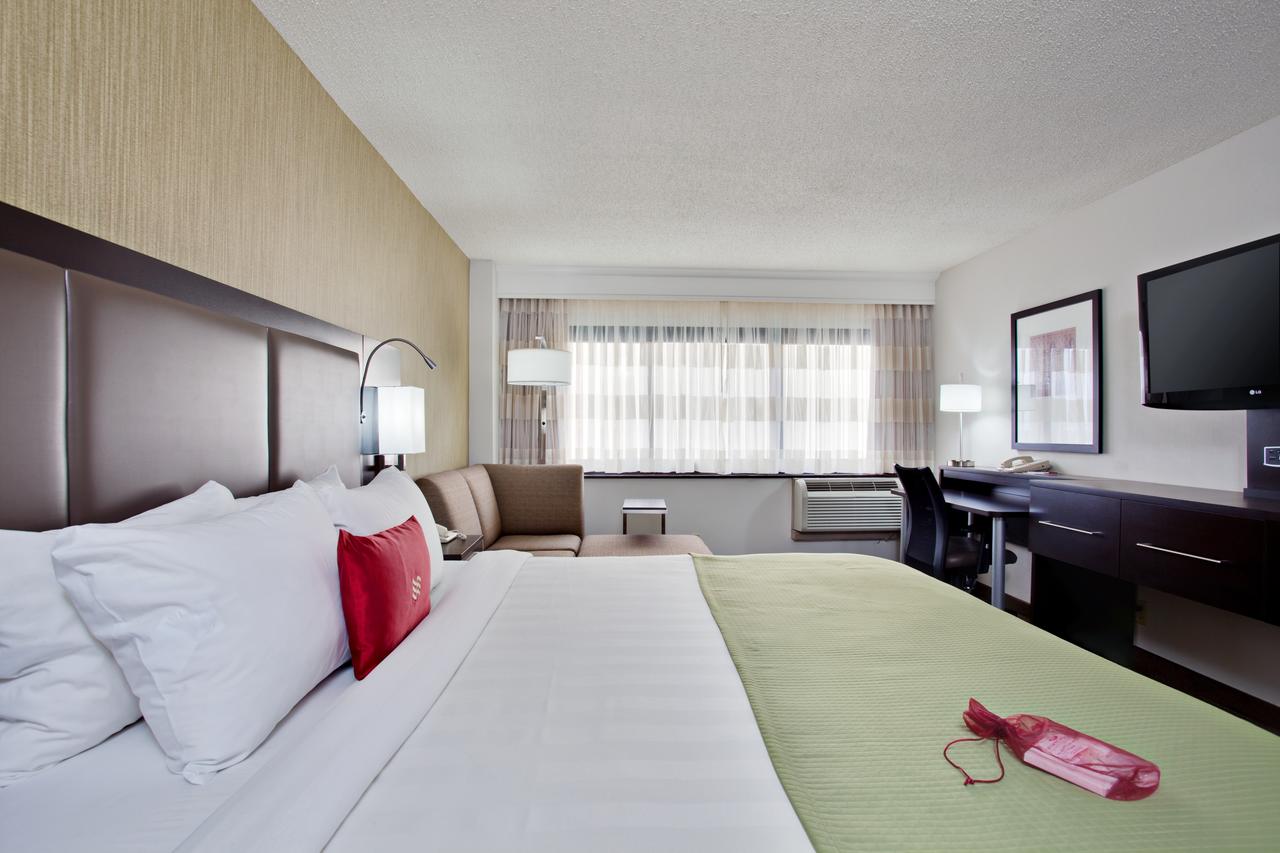 Crowne Plaza Los Angeles International Airport - thumb 10