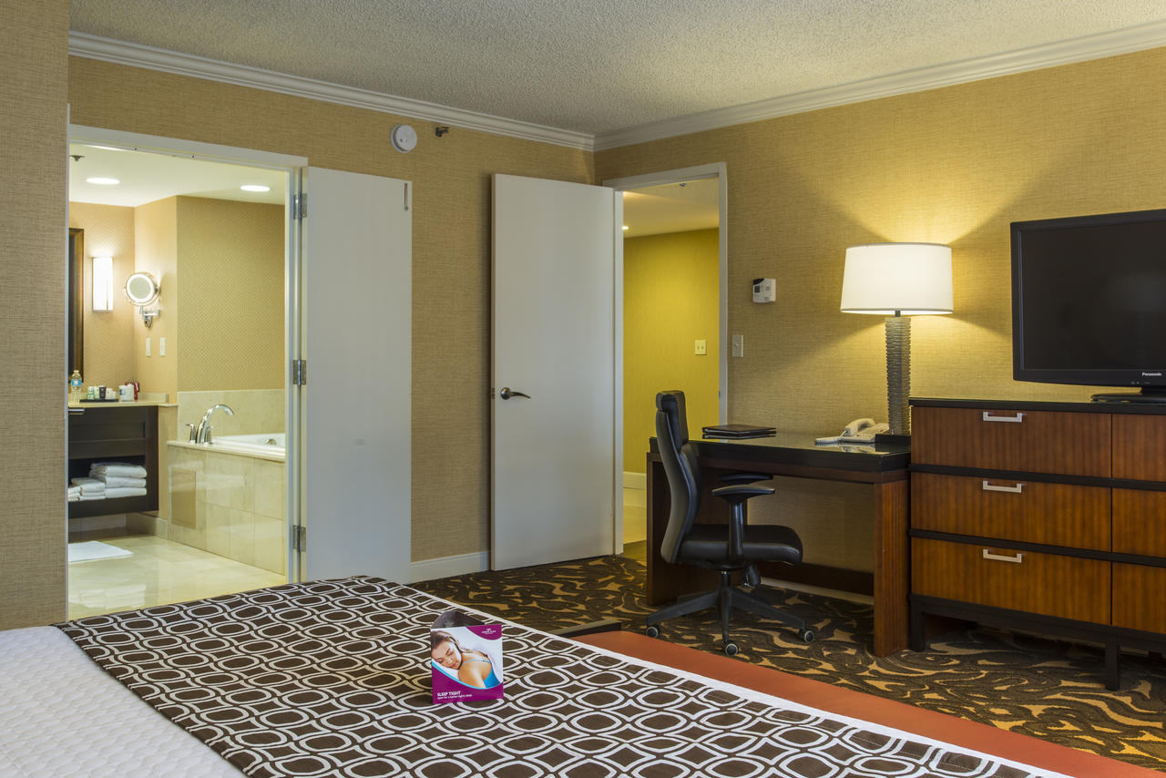 Crowne Plaza Los Angeles International Airport - thumb 21