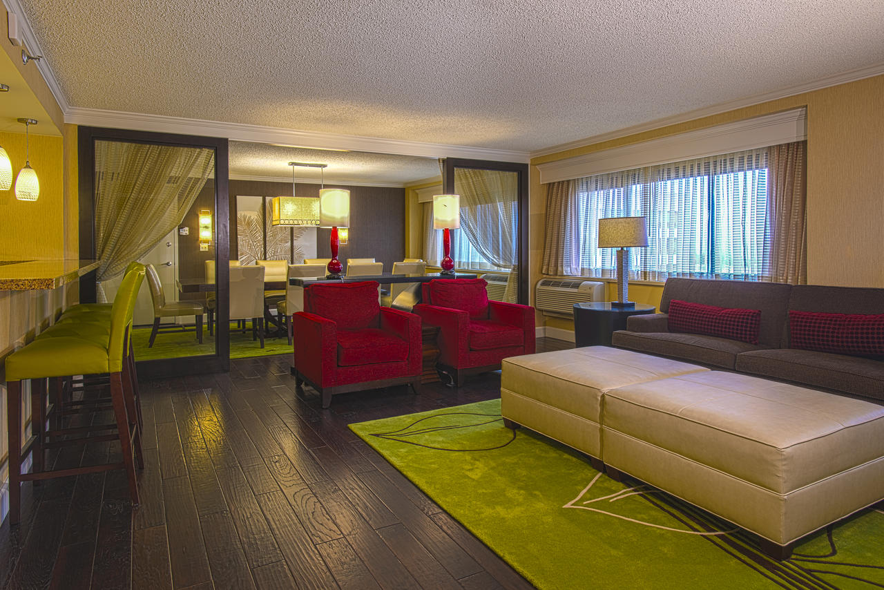 Crowne Plaza Los Angeles International Airport - thumb 3